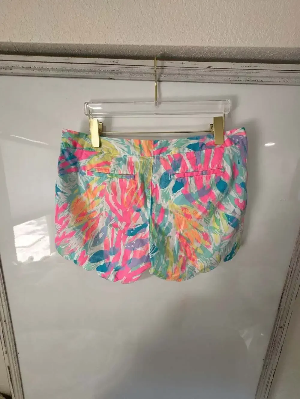 Lilly Pulitzer Buttercup Scalloped Hem Shorts in Sparkling Sands Print